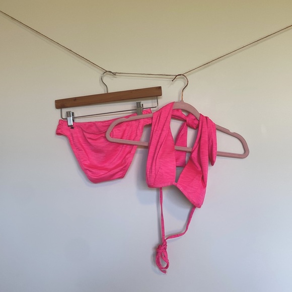 Hurley Bikini - Picture 3 of 3